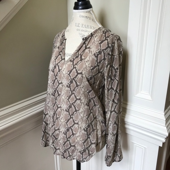 Bella Dahl Snake Print Tunic Blouse Top Shirt Womens Small Long Sleeve Brown Tan - Picture 5 of 12